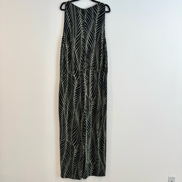 Chico's Travelers Tie Waist Jumpsuit Cropped Slinky Knit Size 3 XL (16-18) - Picture 3 of 9